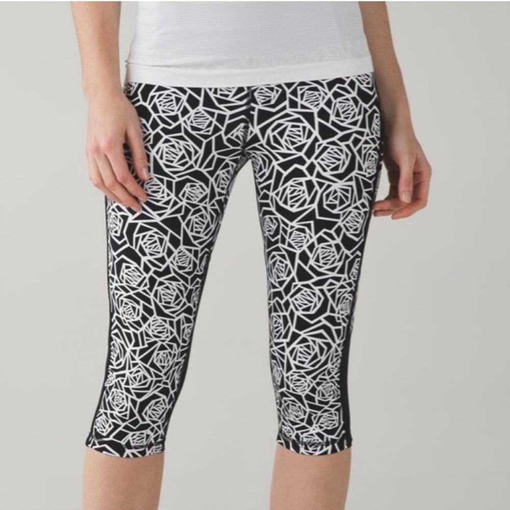 Lululemon Real Quick Crop Posey Black White / Black